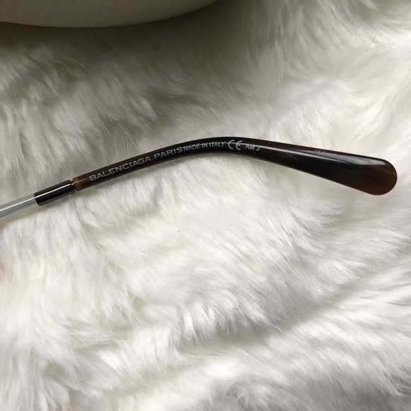 Balenciaga sunglasses in white - Picture 7 of 8